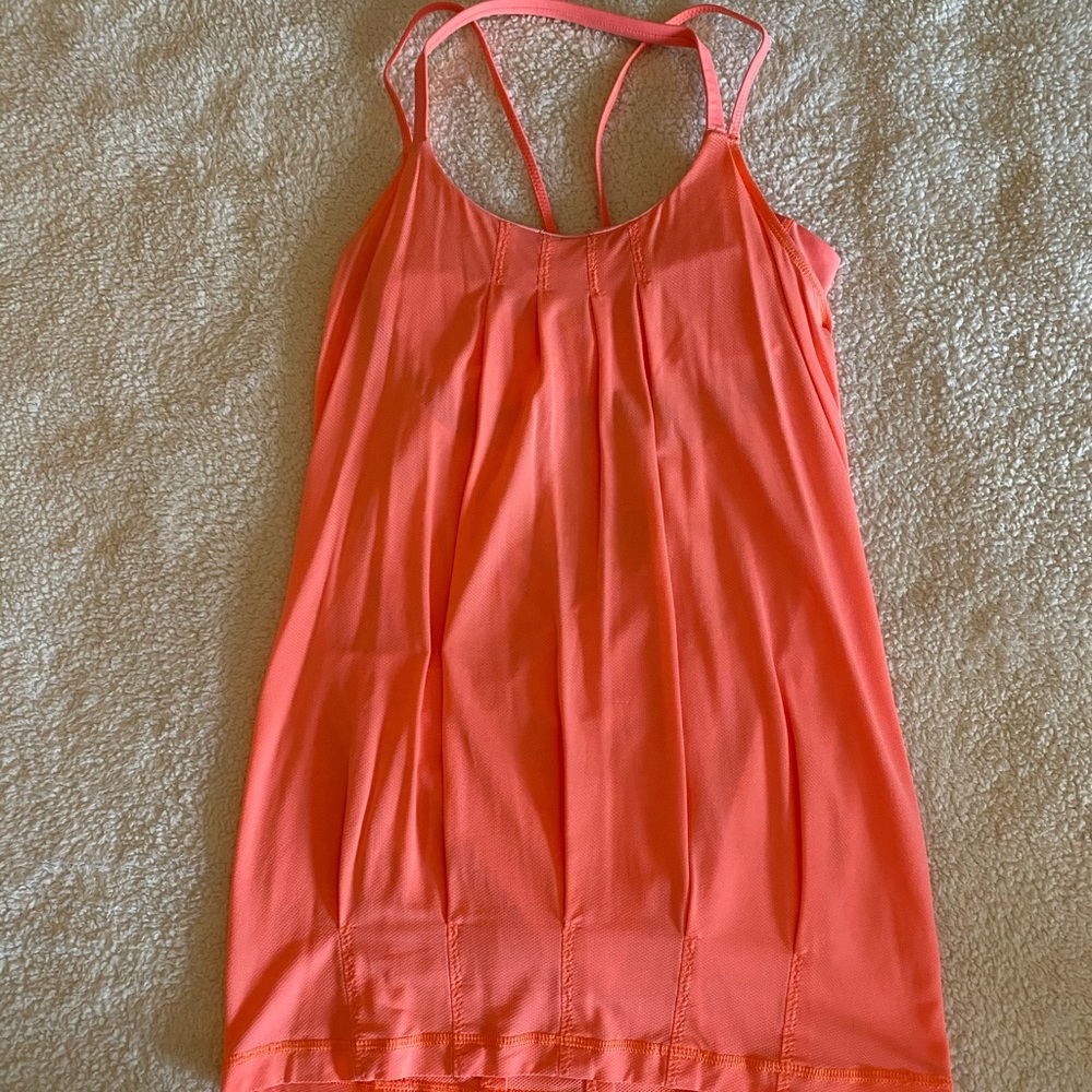 Lululemon tank w/ built in bra